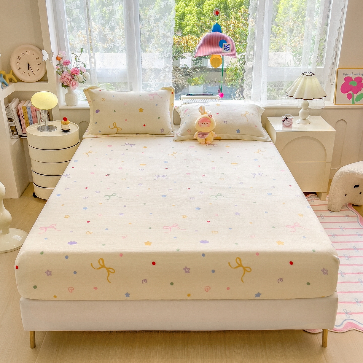 91家纺网 家纺一手货源 找家纺 丝羽坊 2025新款印花小清新牛奶绒印花床笠三件套 曼妙时光