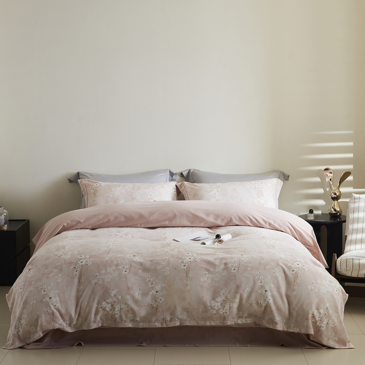 91家纺网 家纺一手货源 找家纺 嘉汀兰家居 2025新款全棉纯棉数码印花生态磨毛四件套 粉黛轻妆