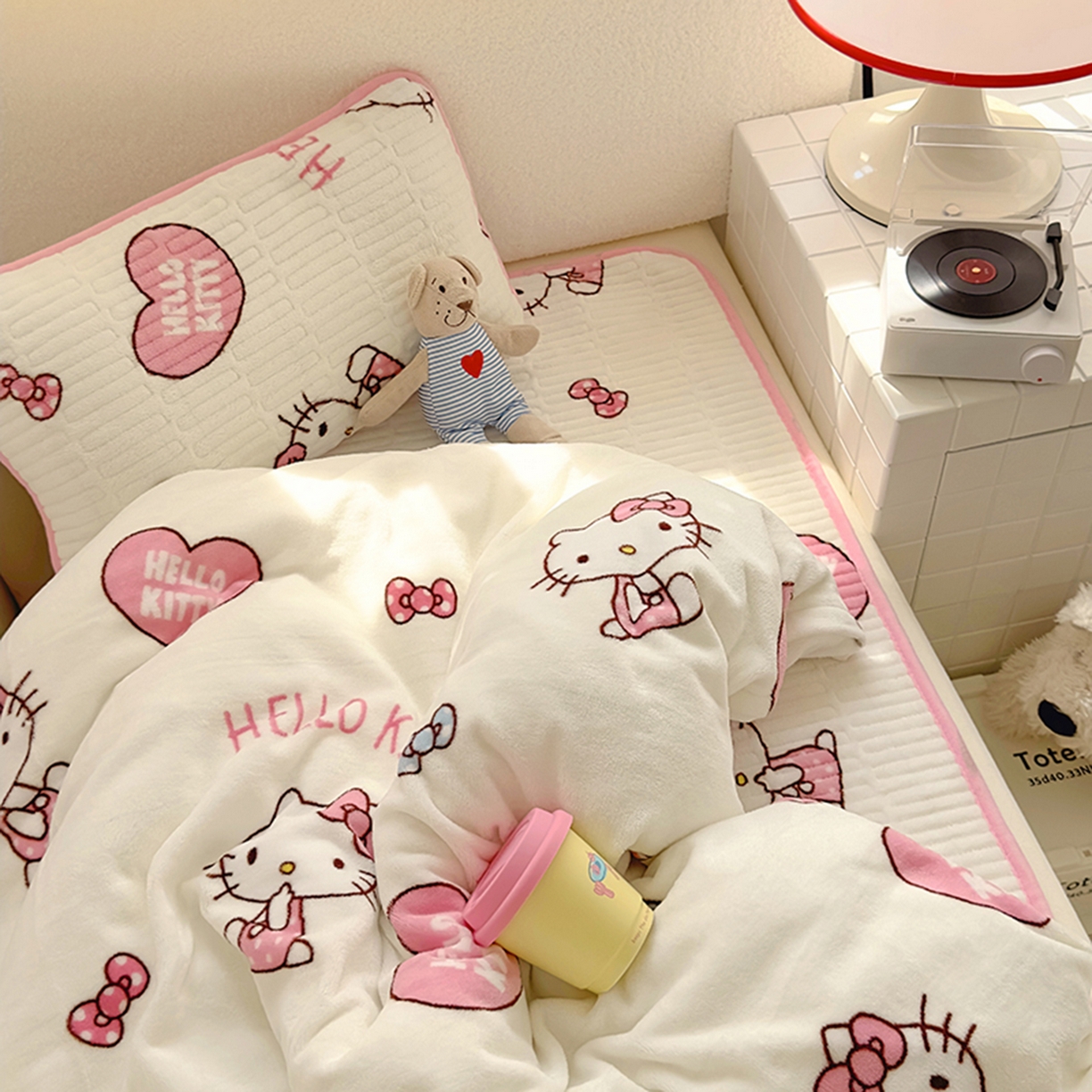 91家纺网 家纺一手货源 找家纺 （总）希诺家居 2025新款儿童系列正版三丽鸥牛奶绒三件套幼儿园多件套