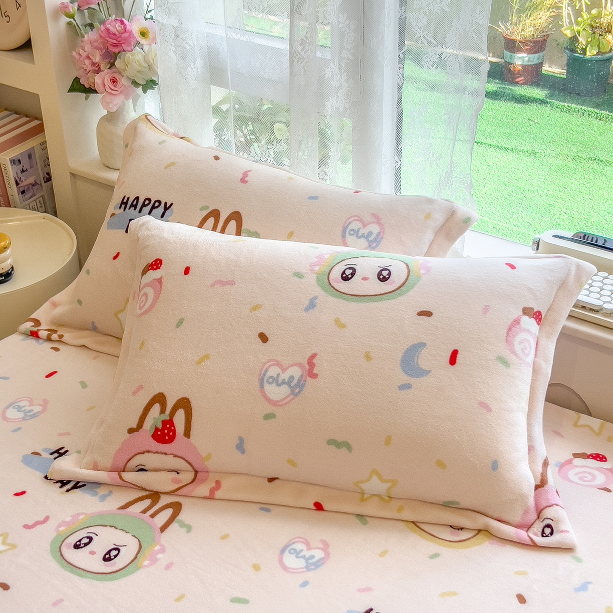 91家纺网 家纺一手货源 找家纺 丝羽坊 2025新款印花小清新牛奶绒印花床笠三件套 萌布布