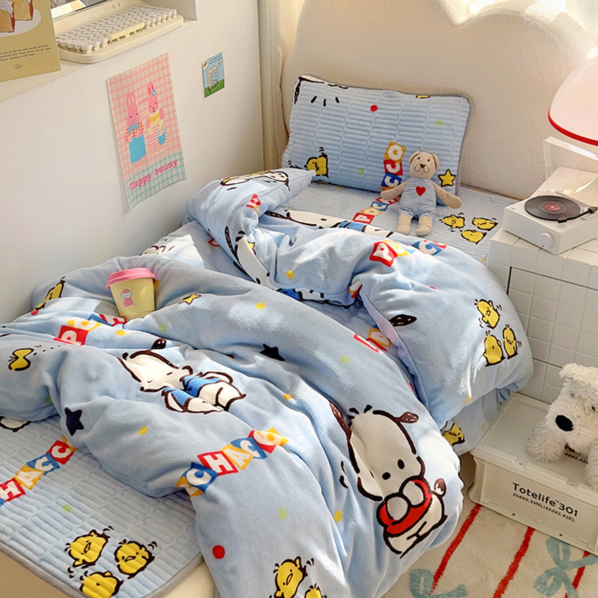 91家纺网 家纺一手货源 找家纺 希诺家居 2025新款儿童系列正版三丽鸥牛奶绒三件套幼儿园多件套 呆萌帕恰狗