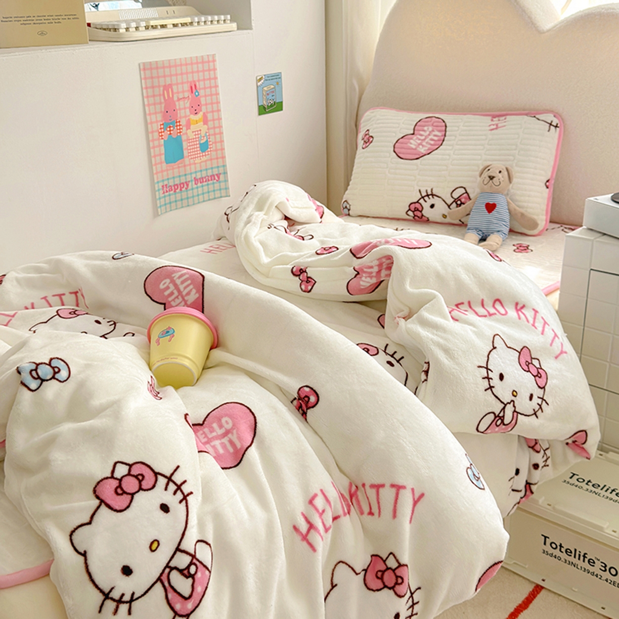 91家纺网 家纺一手货源 找家纺 希诺家居 2025新款儿童系列正版三丽鸥牛奶绒三件套幼儿园多件套 爱心kt