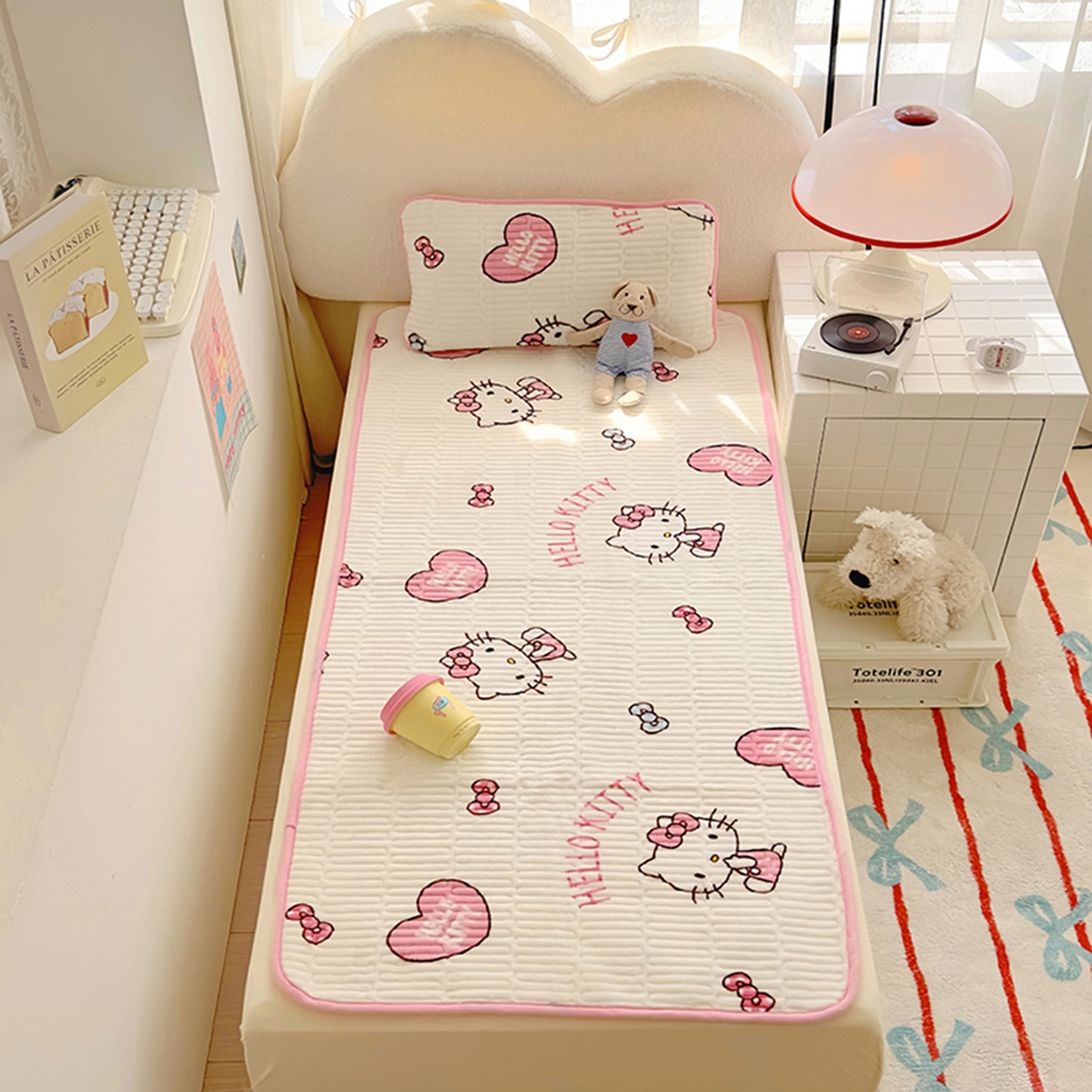 91家纺网 家纺一手货源 找家纺 希诺家居 2025新款儿童系列正版三丽鸥牛奶绒三件套幼儿园多件套 爱心kt