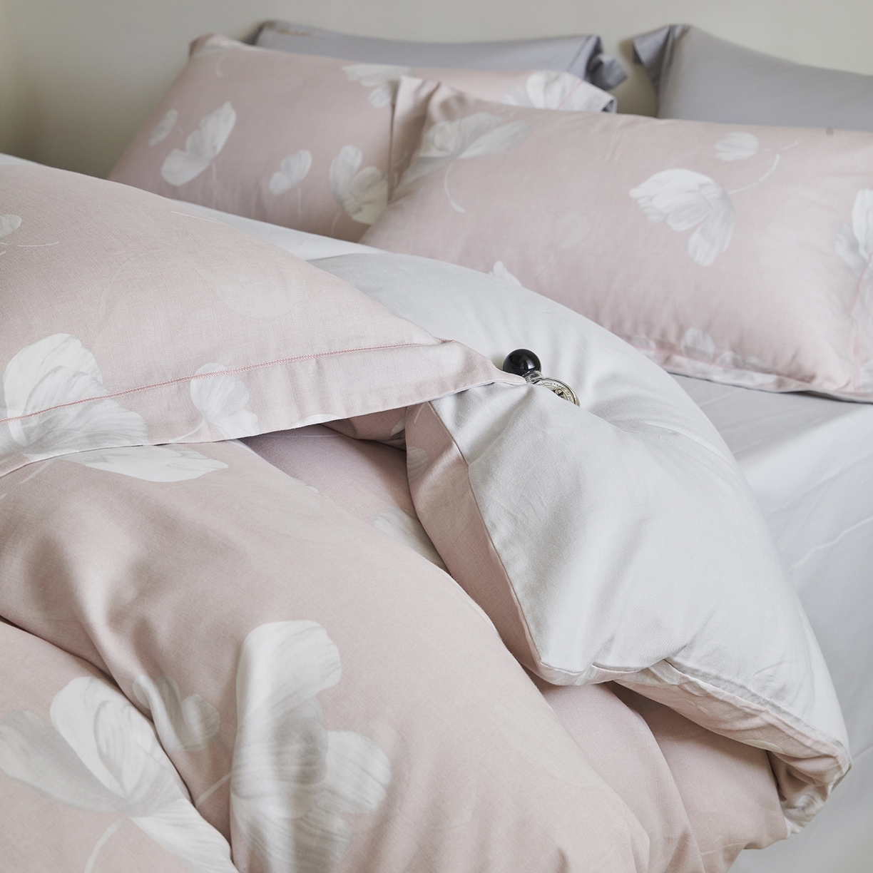 91家纺网 家纺一手货源 找家纺 嘉汀兰家居 2025新款全棉纯棉数码印花生态磨毛四件套 如梦粉