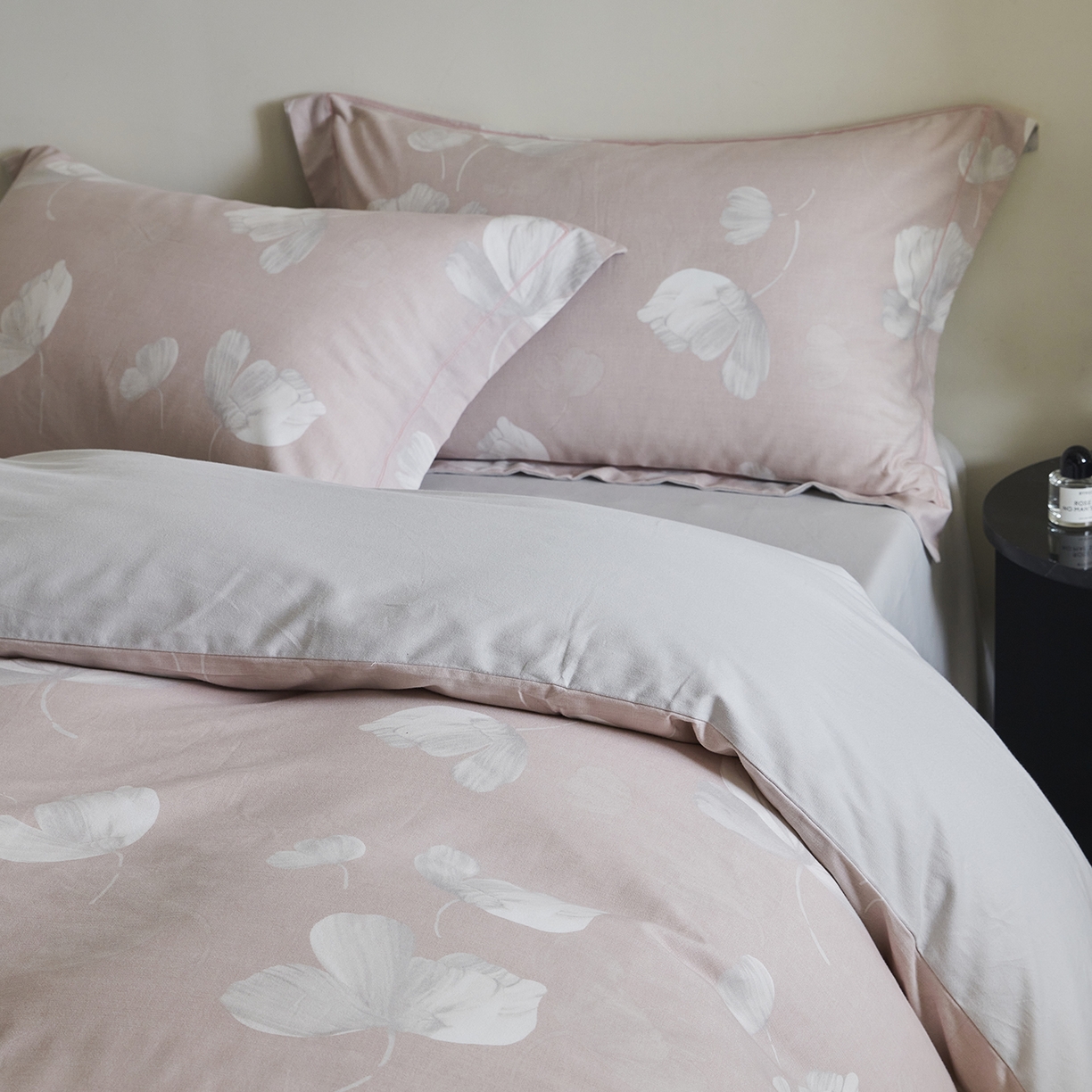 91家纺网 家纺一手货源 找家纺 嘉汀兰家居 2025新款全棉纯棉数码印花生态磨毛四件套 如梦粉