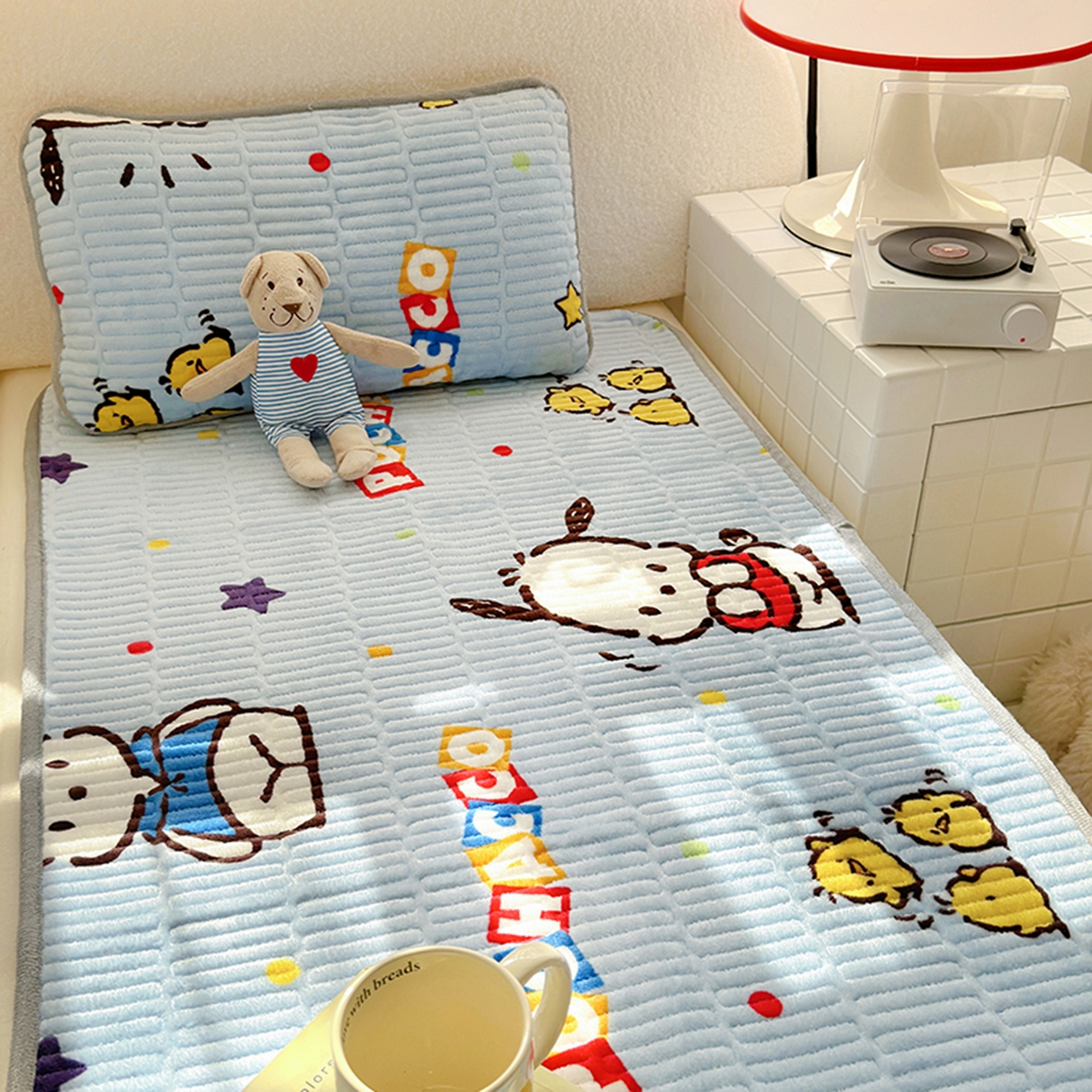 91家纺网 家纺一手货源 找家纺 希诺家居 2025新款儿童系列正版三丽鸥牛奶绒三件套幼儿园多件套 呆萌帕恰狗