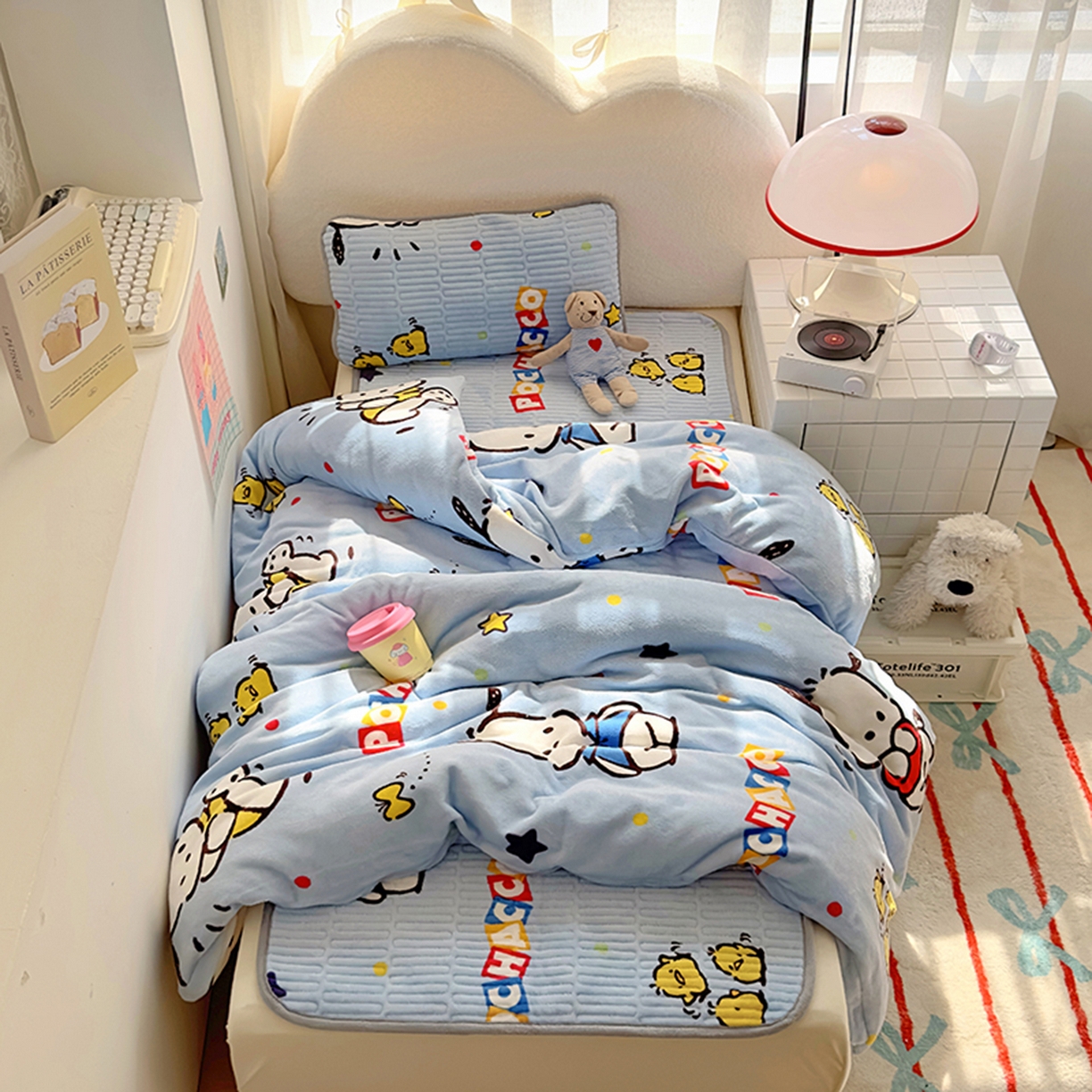 91家纺网 家纺一手货源 找家纺 希诺家居 2025新款儿童系列正版三丽鸥牛奶绒三件套幼儿园多件套 呆萌帕恰狗