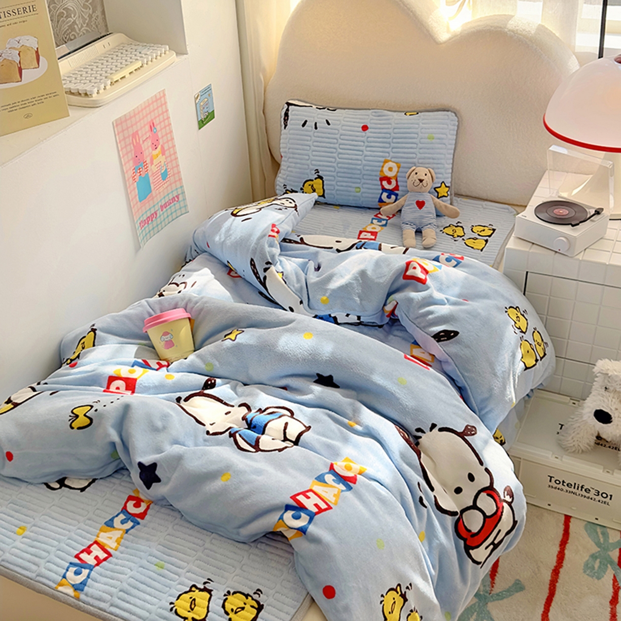 91家纺网 家纺一手货源 找家纺 希诺家居 2025新款儿童系列正版三丽鸥牛奶绒三件套幼儿园多件套 呆萌帕恰狗