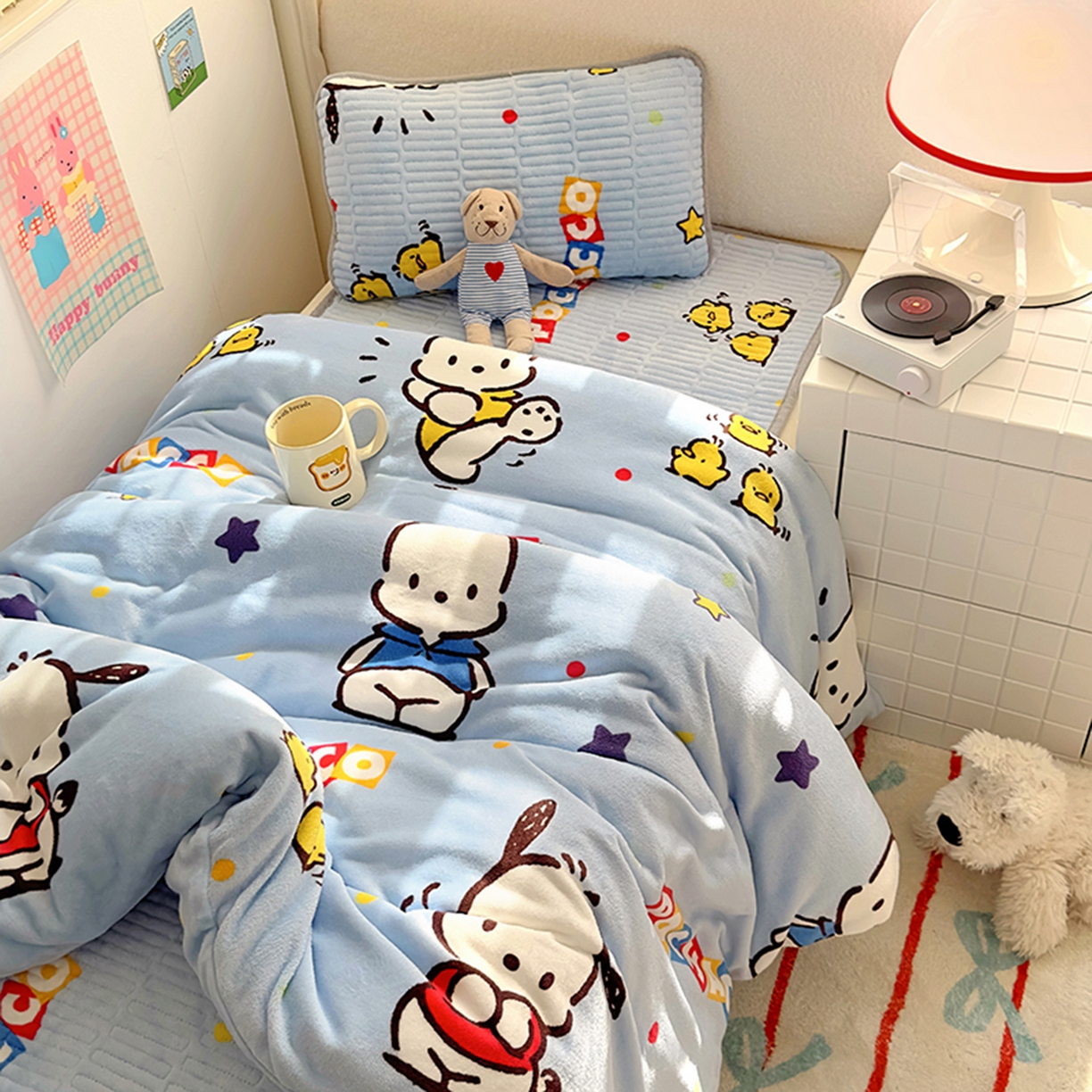 91家纺网 家纺一手货源 找家纺 希诺家居 2025新款儿童系列正版三丽鸥牛奶绒三件套幼儿园多件套 呆萌帕恰狗