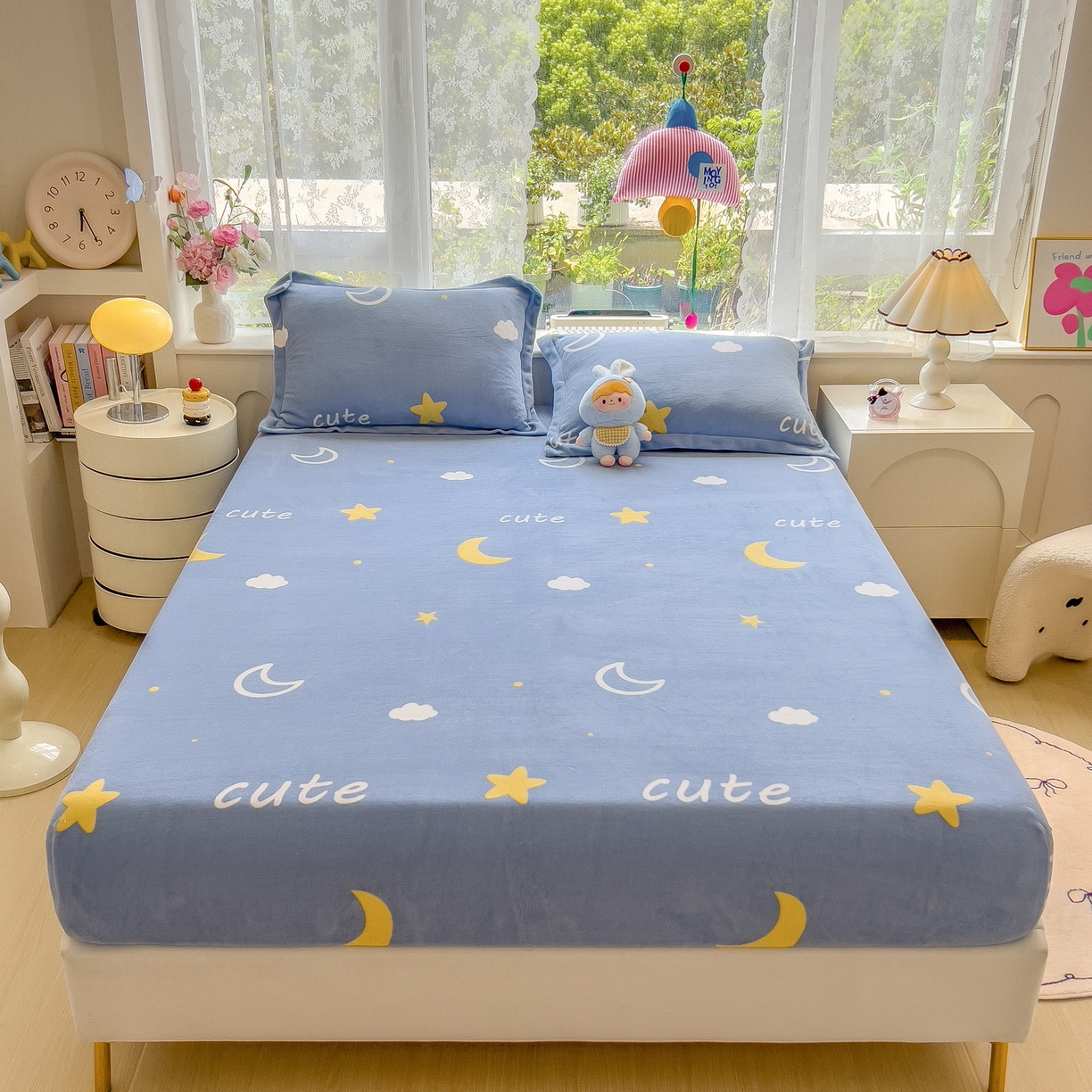 91家纺网 家纺一手货源 找家纺 丝羽坊 2025新款印花小清新牛奶绒印花床笠三件套 星空物语