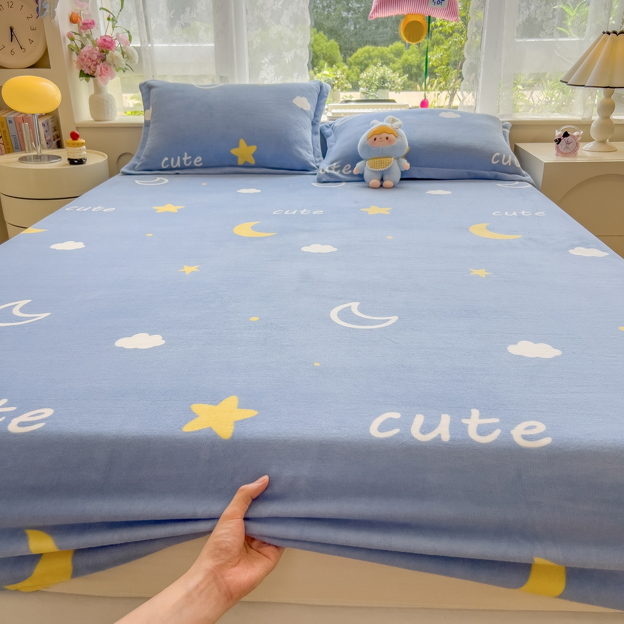 91家纺网 家纺一手货源 找家纺 丝羽坊 2025新款印花小清新牛奶绒印花床笠三件套 星空物语