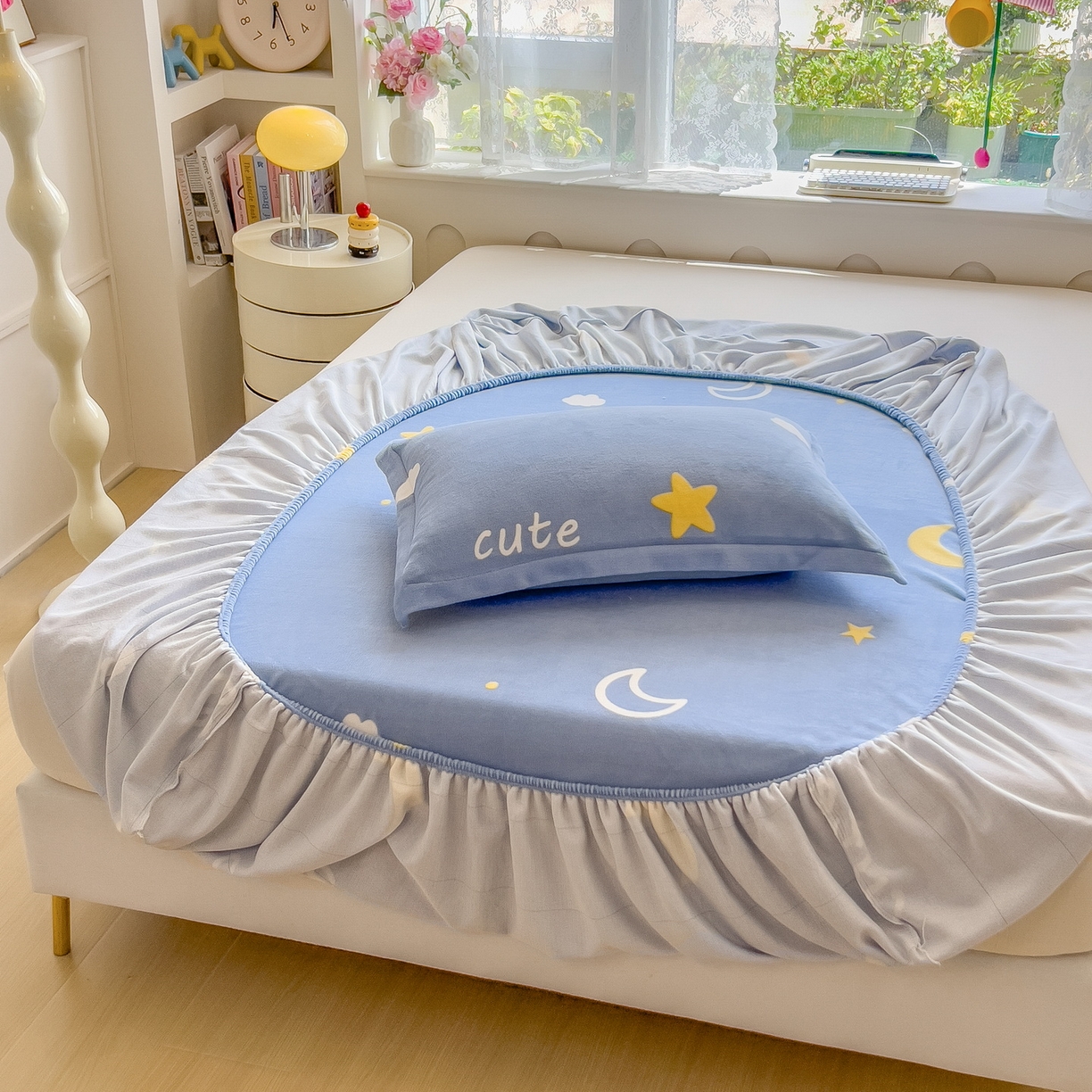 91家纺网 家纺一手货源 找家纺 丝羽坊 2025新款印花小清新牛奶绒印花床笠三件套 星空物语