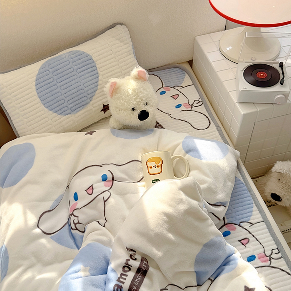 91家纺网 家纺一手货源 找家纺 希诺家居 2025新款儿童系列正版三丽鸥牛奶绒三件套幼儿园多件套 泡泡玉桂狗