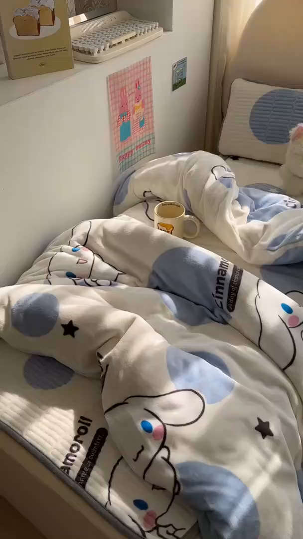 91家纺网 家纺一手货源 找家纺 希诺家居 2025新款儿童系列正版三丽鸥牛奶绒三件套幼儿园多件套 泡泡玉桂狗