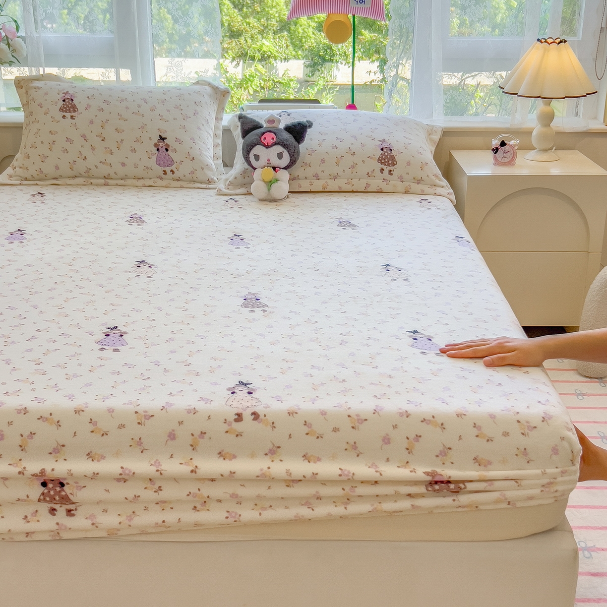 91家纺网 家纺一手货源 找家纺 丝羽坊 2025新款印花小清新牛奶绒印花床笠三件套 小美好