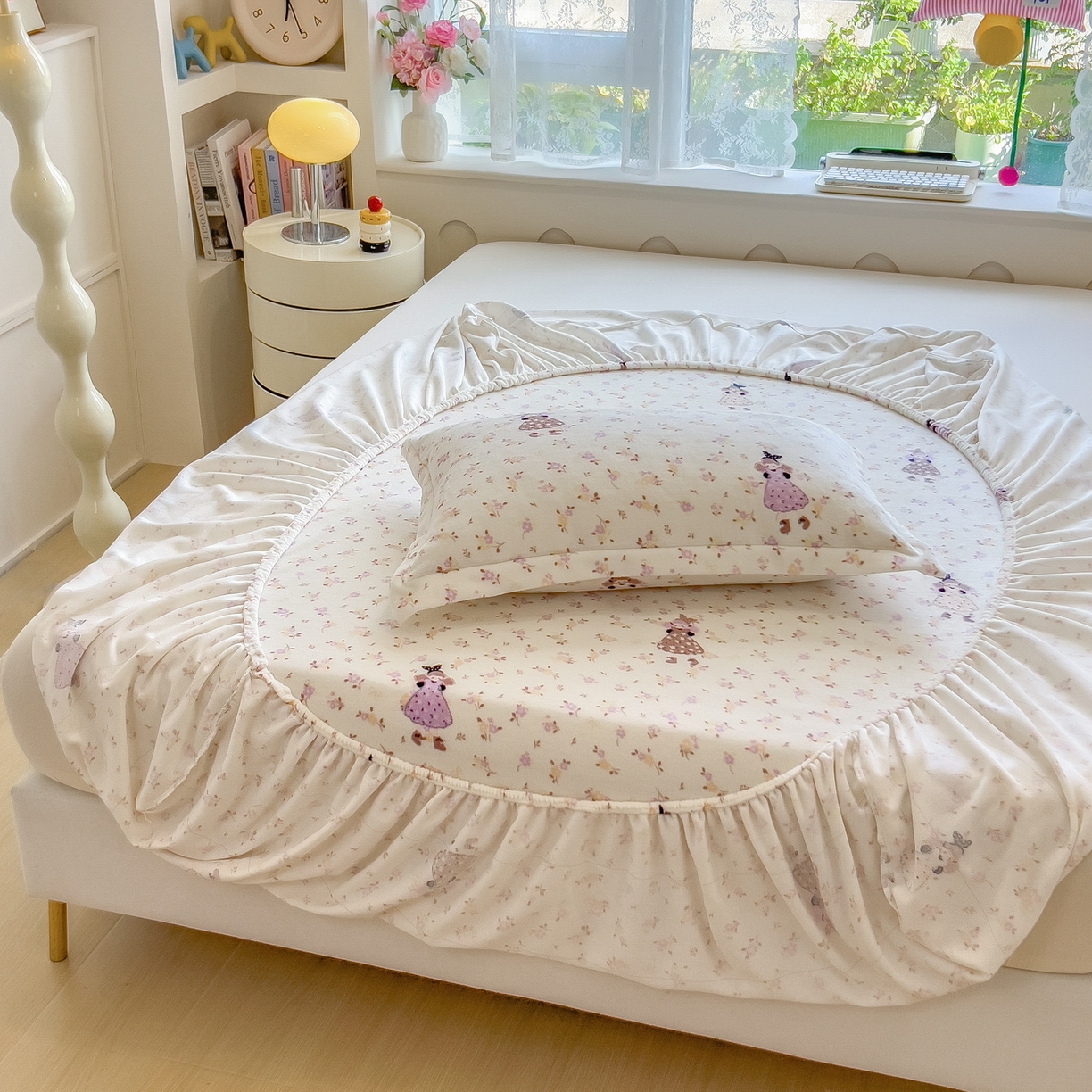 91家纺网 家纺一手货源 找家纺 丝羽坊 2025新款印花小清新牛奶绒印花床笠三件套 小美好