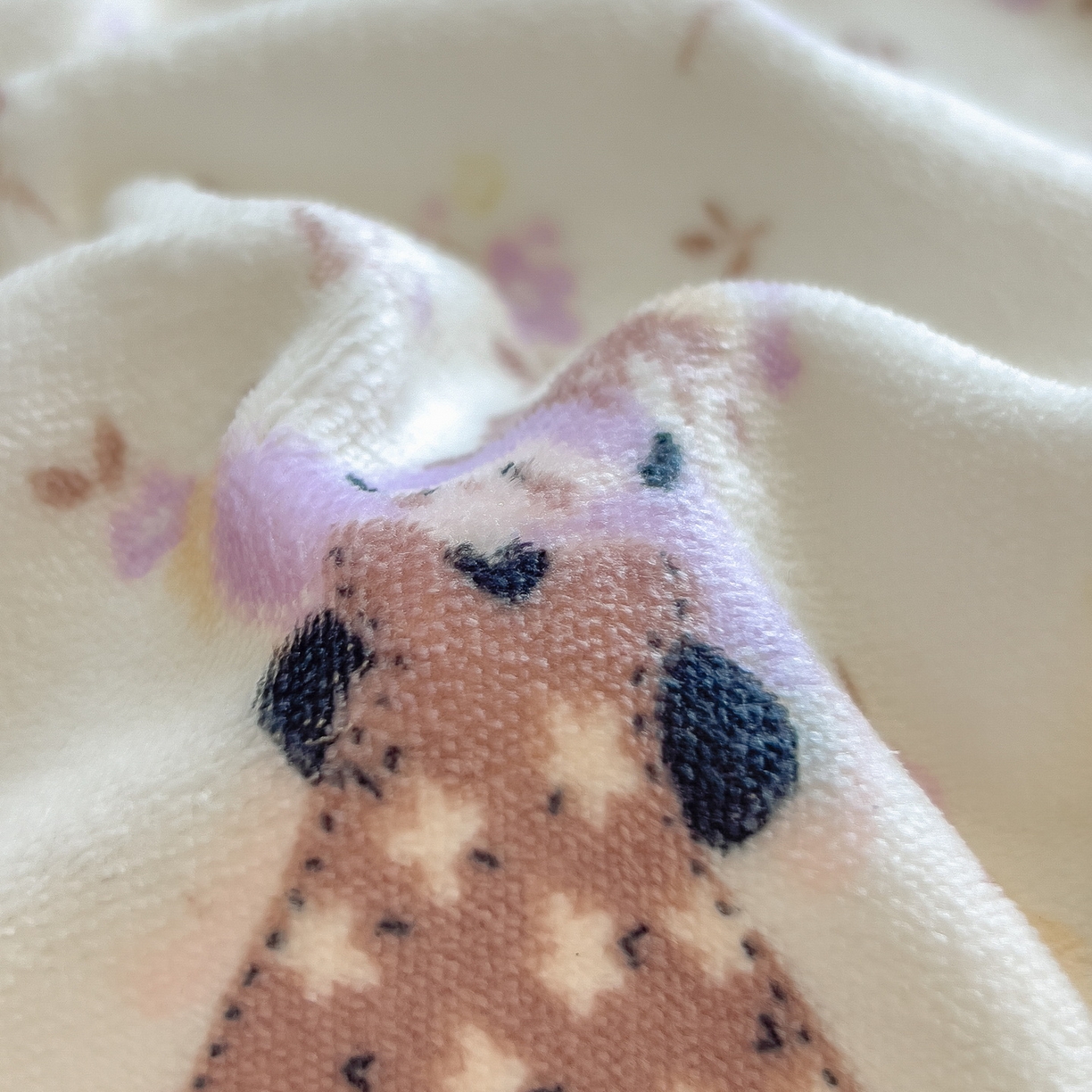 91家纺网 家纺一手货源 找家纺 丝羽坊 2025新款印花小清新牛奶绒印花床笠三件套 小美好