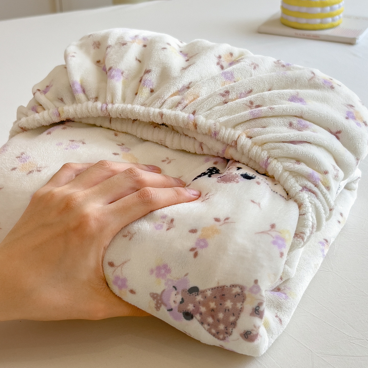 91家纺网 家纺一手货源 找家纺 丝羽坊 2025新款印花小清新牛奶绒印花床笠三件套 小美好