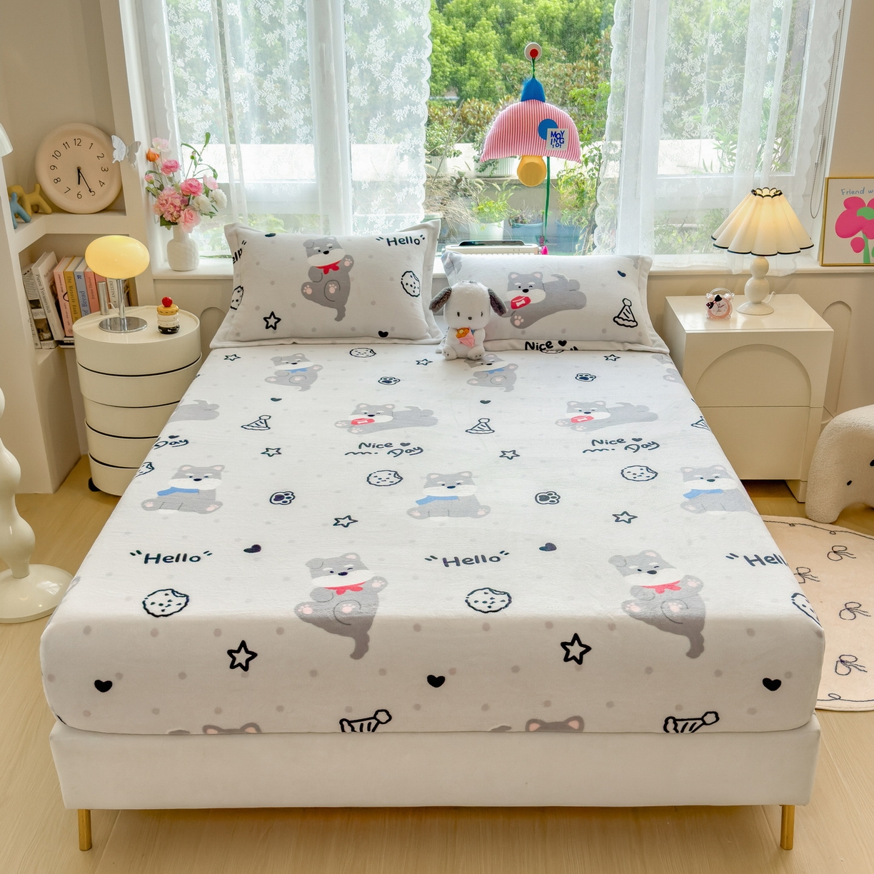 91家纺网 家纺一手货源 找家纺 丝羽坊 2025新款印花小清新牛奶绒印花床笠三件套 幸运小狗