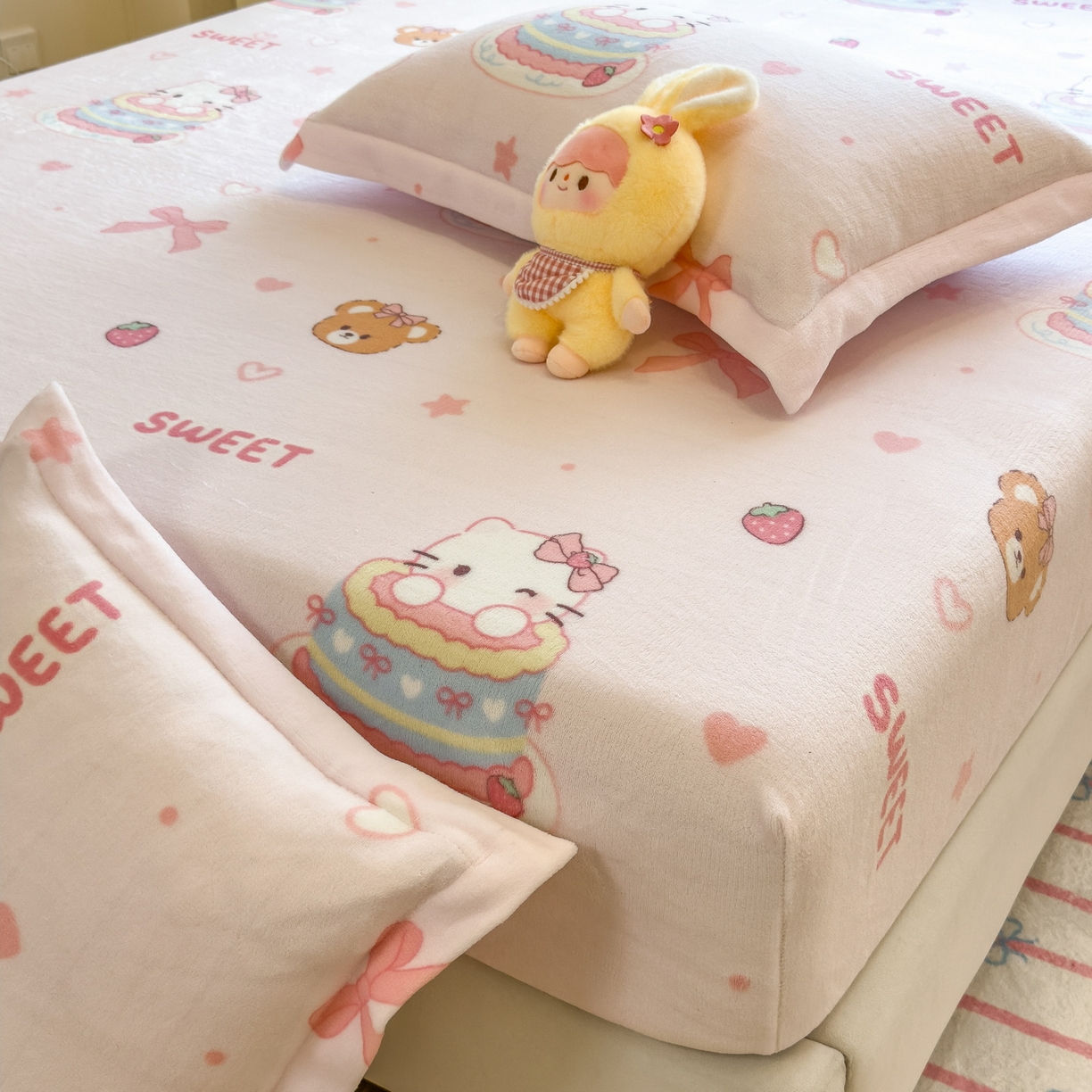 91家纺网 家纺一手货源 找家纺 （总）丝羽坊 2025新款印花小清新牛奶绒印花床笠三件套