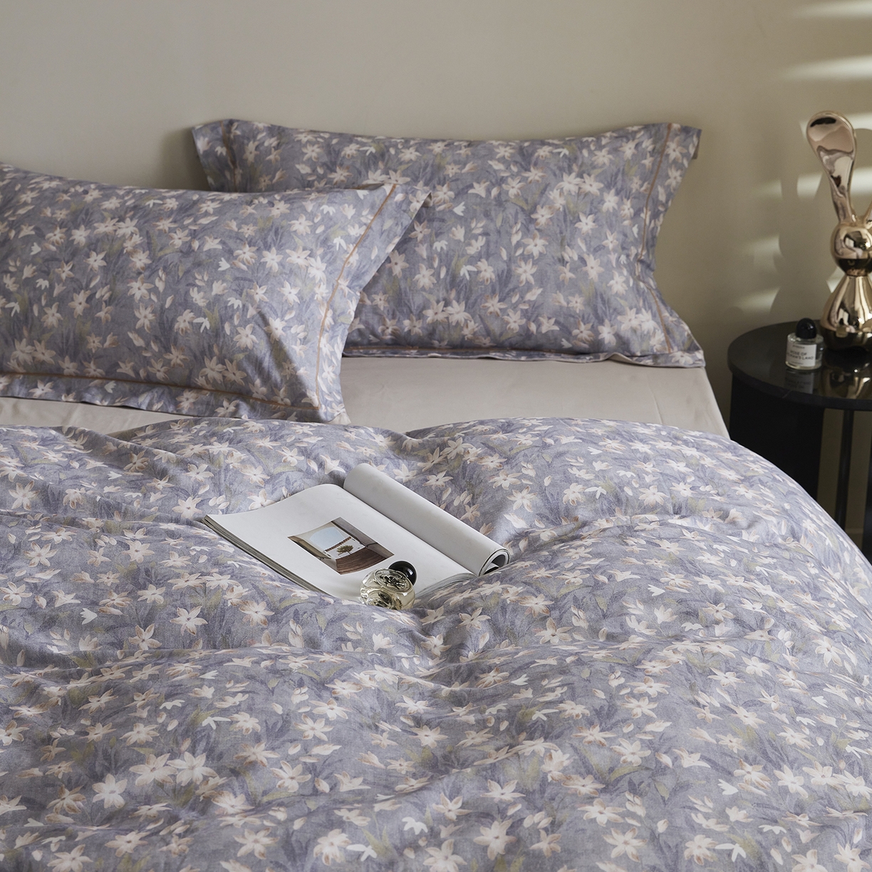 91家纺网 家纺一手货源 找家纺 嘉汀兰家居 2025新款全棉纯棉数码印花生态磨毛四件套 雨晴-灰