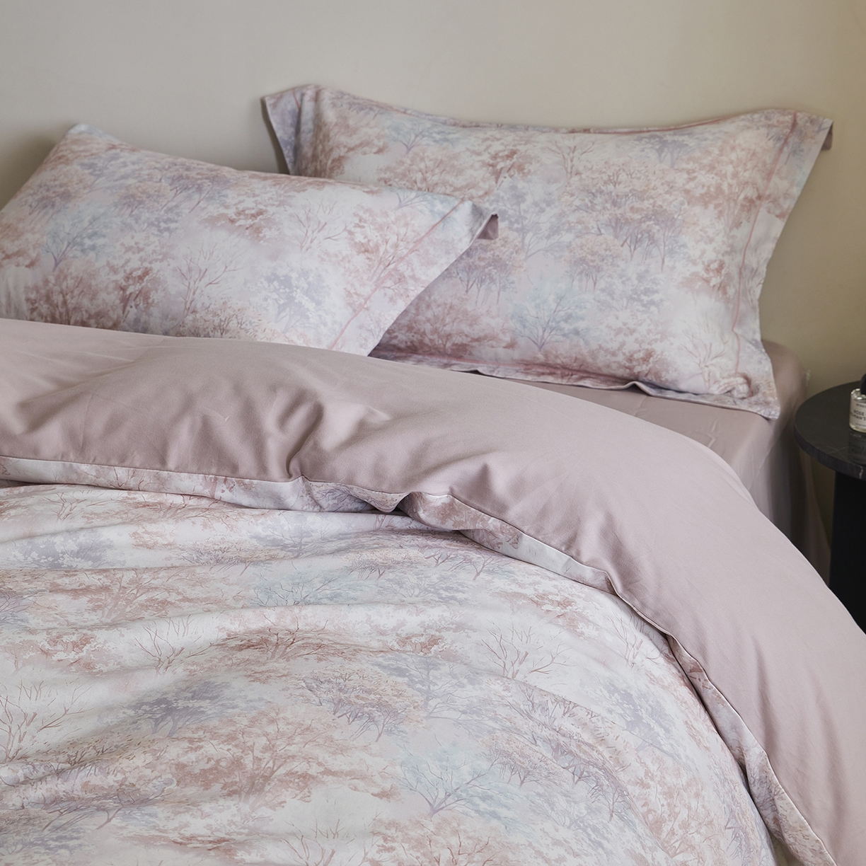 91家纺网 家纺一手货源 找家纺 嘉汀兰家居 2025新款全棉纯棉数码印花生态磨毛四件套 云栖处