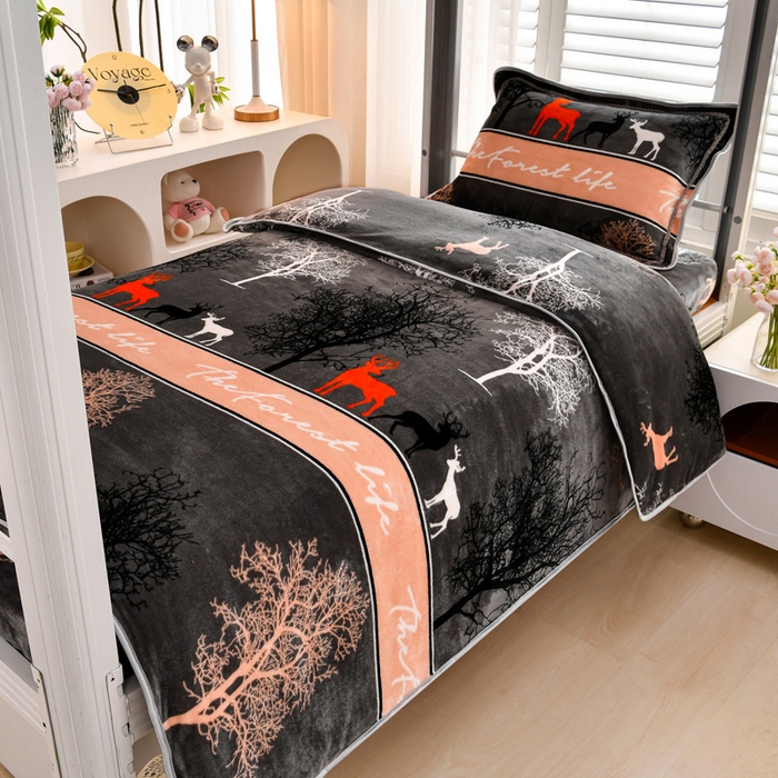 91家纺网 家纺一手货源 找家纺 绒品荟家纺 2025新款加厚牛奶绒三件套金貂绒法莱绒冬季床单款床笠款学生宿舍单人三件套林深见鹿