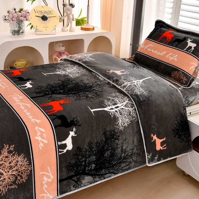 91家纺网 家纺一手货源 找家纺 绒品荟家纺 2025新款加厚牛奶绒三件套金貂绒法莱绒冬季床单款床笠款学生宿舍单人三件套林深见鹿