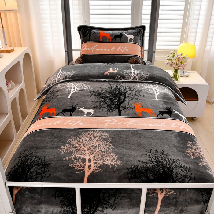 91家纺网 家纺一手货源 找家纺 绒品荟家纺 2025新款加厚牛奶绒三件套金貂绒法莱绒冬季床单款床笠款学生宿舍单人三件套林深见鹿