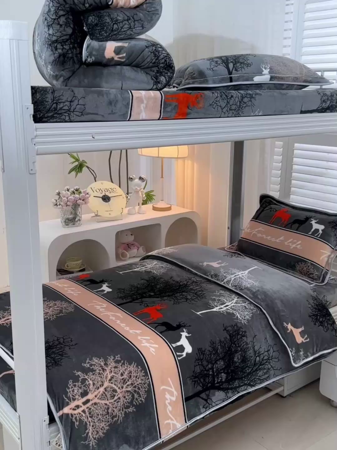 91家纺网 家纺一手货源 找家纺 绒品荟家纺 2025新款加厚牛奶绒三件套金貂绒法莱绒冬季床单款床笠款学生宿舍单人三件套林深见鹿