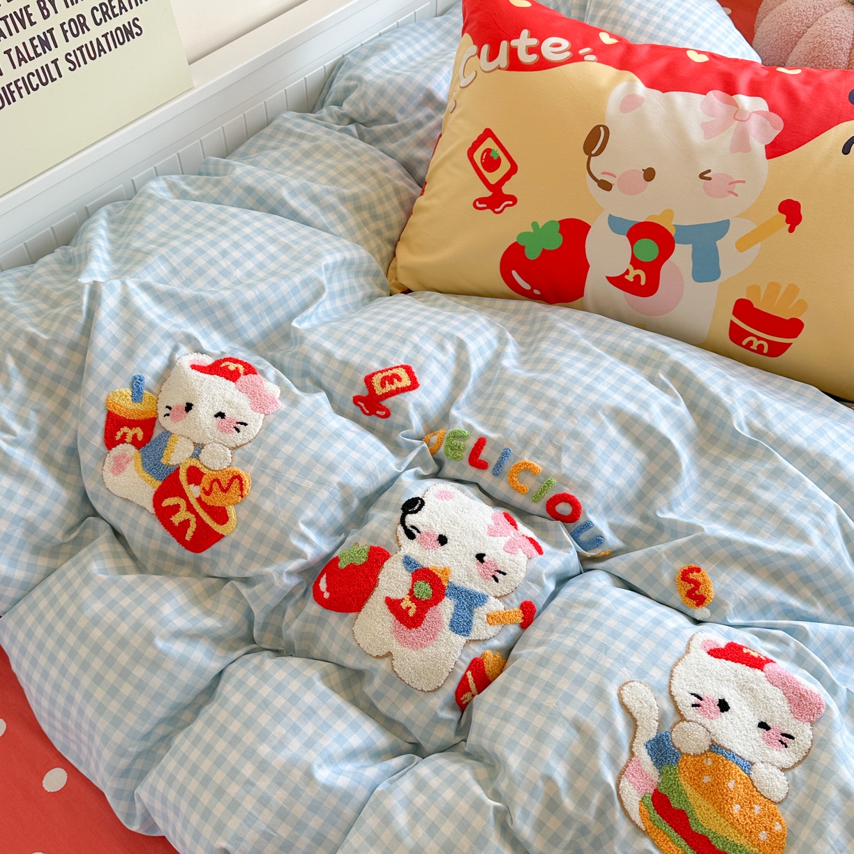 91家纺网 家纺一手货源 找家纺 柚子YOUTH 2025新款全棉A类母婴级卡通绣花四件套 汉堡小猫