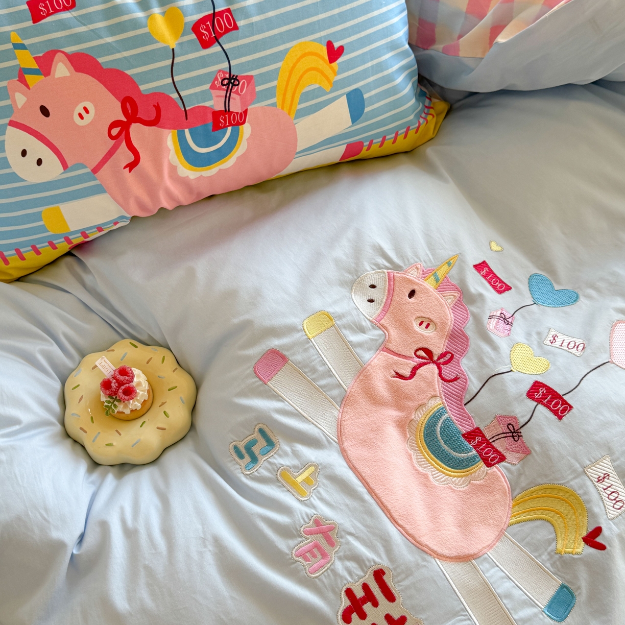 91家纺网 家纺一手货源 找家纺 柚子YOUTH 2025新款全棉A类母婴级卡通绣花四件套 马上有钱