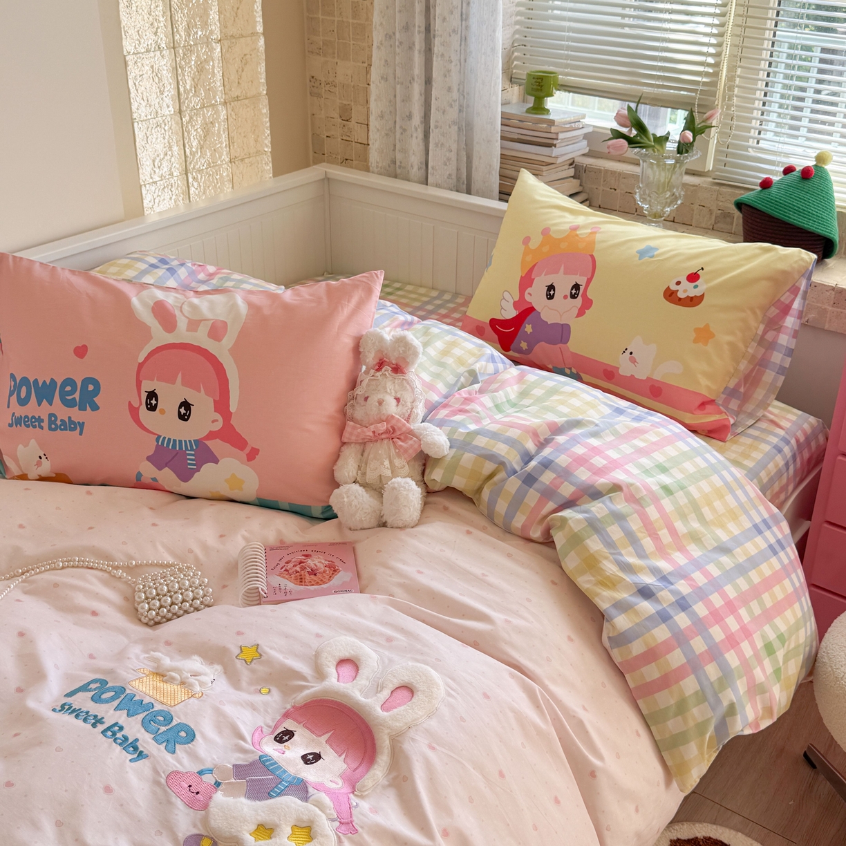 91家纺网 家纺一手货源 找家纺 柚子YOUTH 2025新款全棉A类母婴级卡通绣花四件套 女孩的礼物