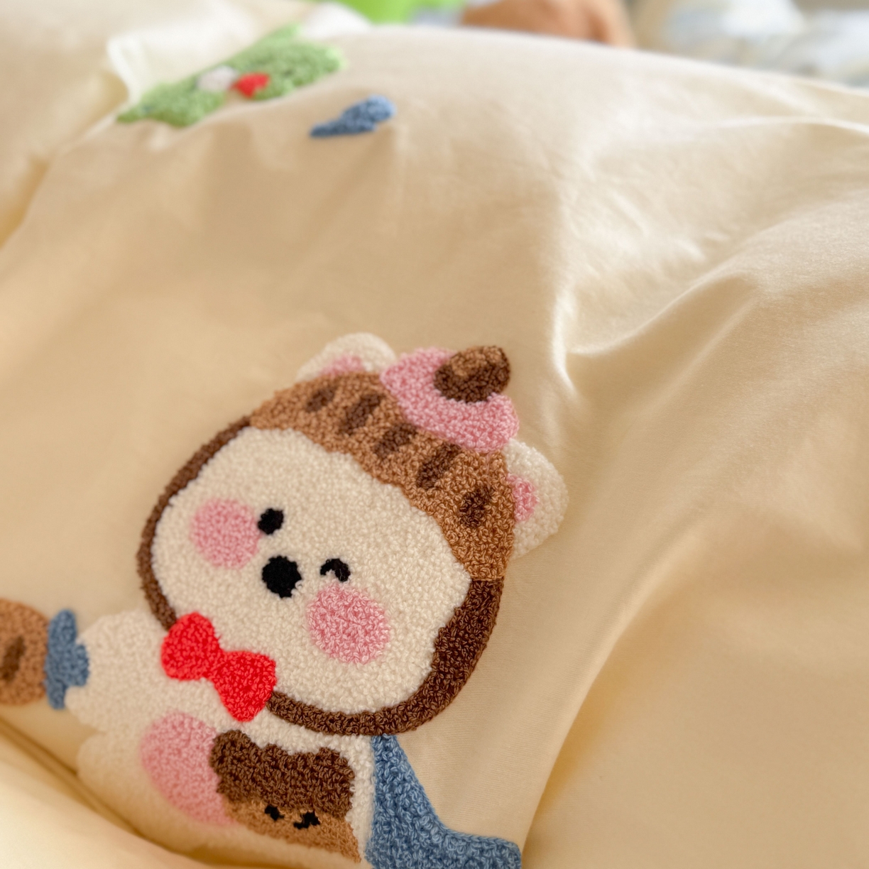 91家纺网 家纺一手货源 找家纺 柚子YOUTH 2025新款全棉A类母婴级卡通绣花四件套 小狗面包