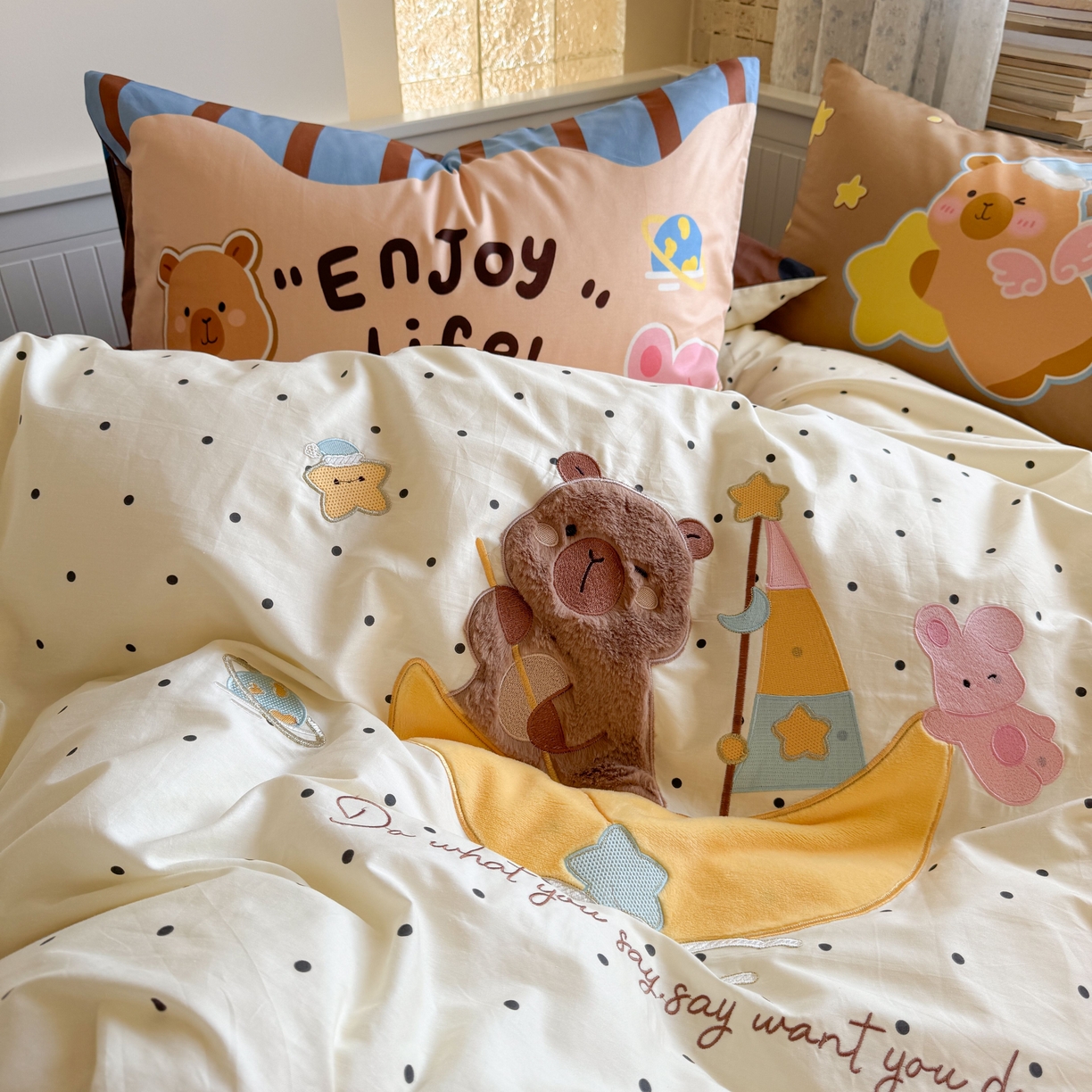 91家纺网 家纺一手货源 找家纺 柚子YOUTH 2025新款全棉A类母婴级卡通绣花四件套 月亮船