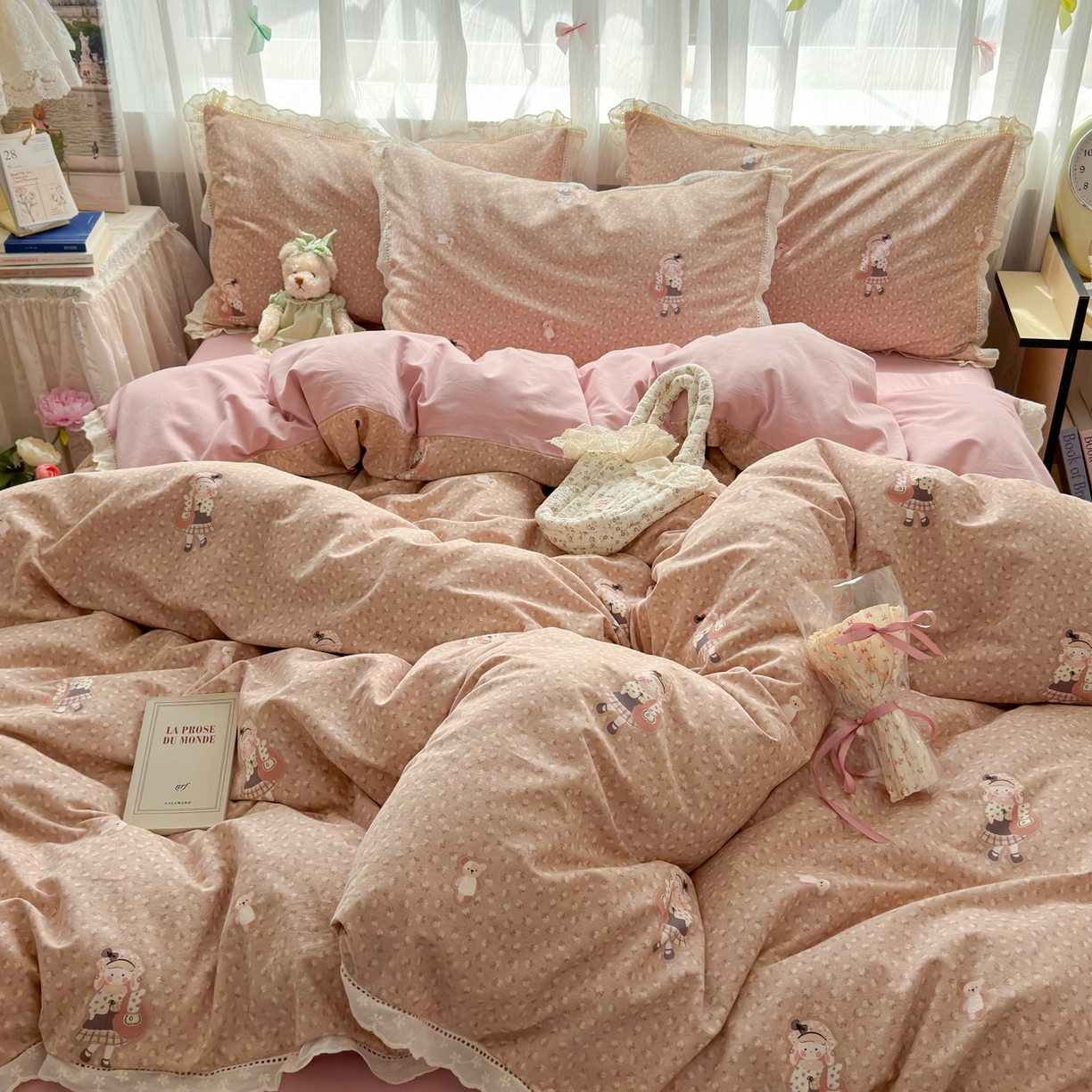 91家纺网 家纺一手货源 找家纺 简宜家居（朝初家纺） 2025新款全棉磨毛蕾丝花边四件套 兔兔花被窝