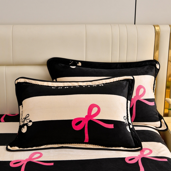 91家纺网 家纺一手货源 找家纺 绒品荟家纺 2025新款8.5斤加厚牛奶绒金貂绒法莱绒四件套三件套冬季法兰绒床裙款高克重情人结