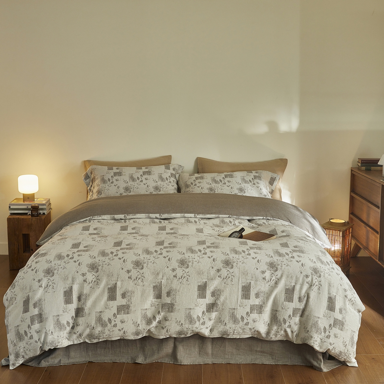 91家纺网 家纺一手货源 找家纺 梦享生活家居 2025新款A类针织高回弹40d记忆棉床垫-学生款 白-8cm