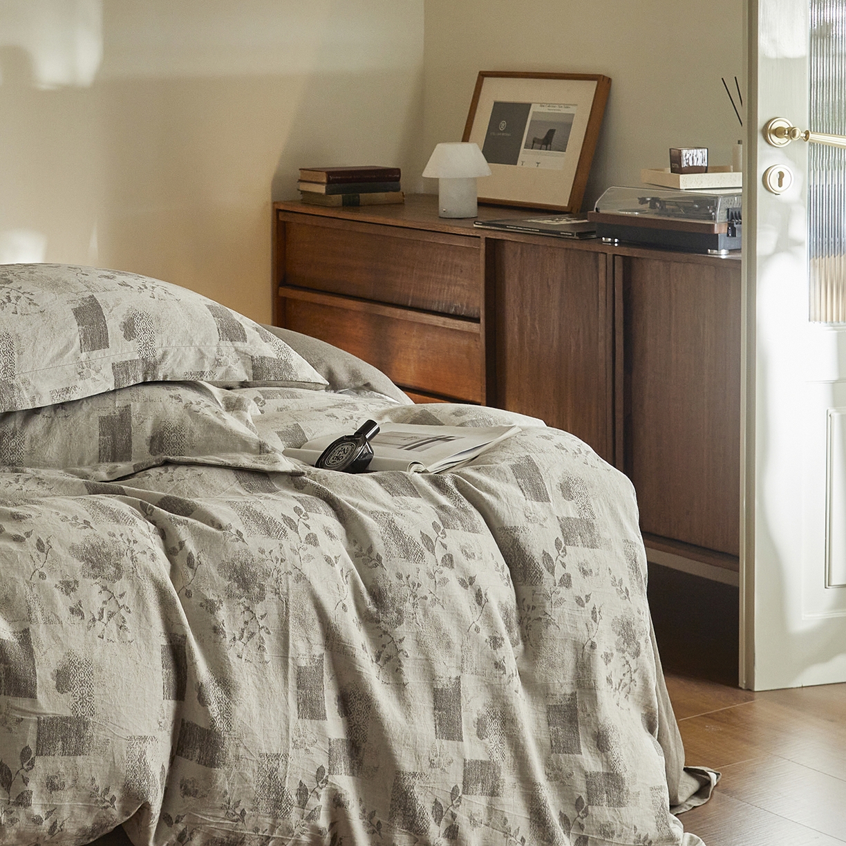 91家纺网 家纺一手货源 找家纺 （总）梦享生活家居 2025新款高级轻奢色织双层纱大提花棉麻四件套