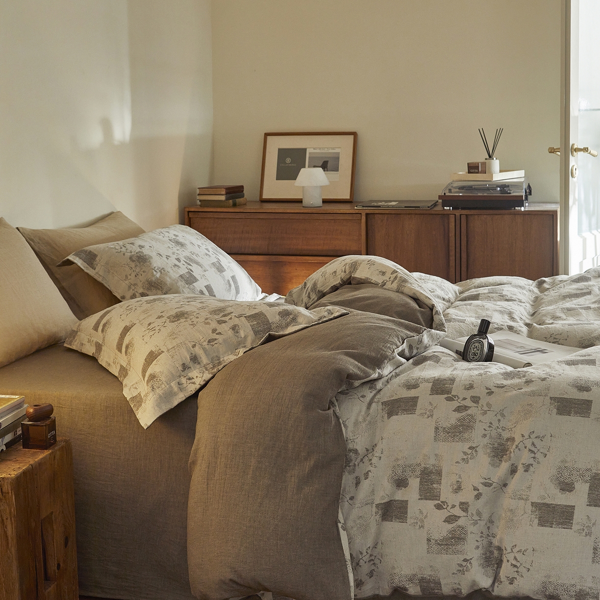 91家纺网 家纺一手货源 找家纺 （总）梦享生活家居 2025新款高级轻奢色织双层纱大提花棉麻四件套