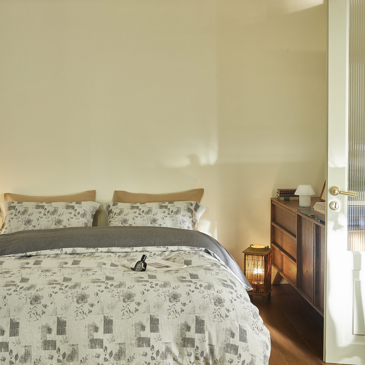 91家纺网 家纺一手货源 找家纺 梦享生活家居 2025新款高级轻奢色织双层纱大提花棉麻四件套 梦芙-深灰