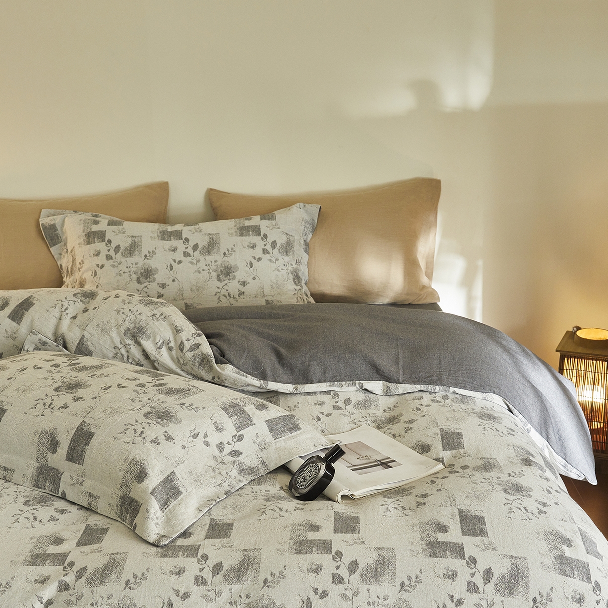 91家纺网 家纺一手货源 找家纺 梦享生活家居 2025新款高级轻奢色织双层纱大提花棉麻四件套 梦芙-深灰