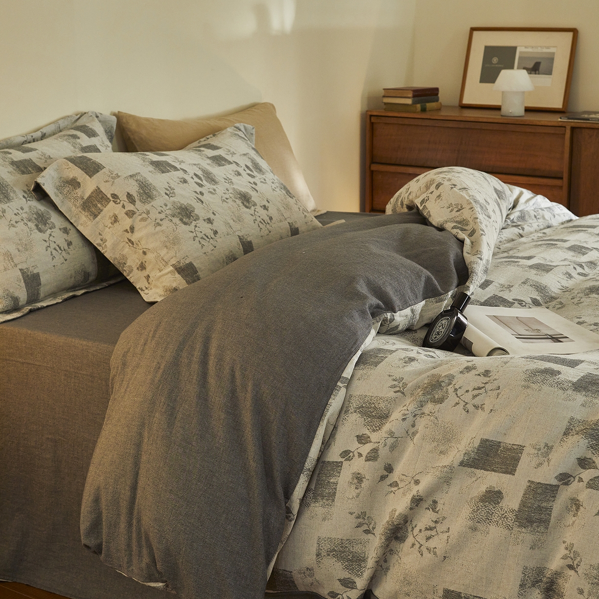 91家纺网 家纺一手货源 找家纺 梦享生活家居 2025新款高级轻奢色织双层纱大提花棉麻四件套 梦芙-深灰