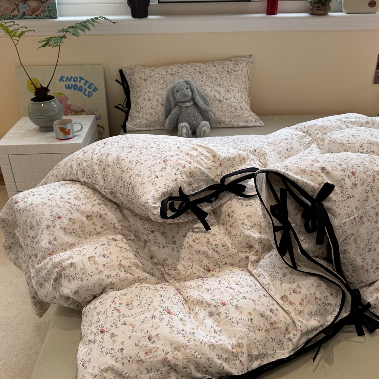 91家纺网 家纺一手货源 找家纺 慕尚家纺 2025新款全棉母婴级双层纱四件套 蝴蝶结绑带款-花丛小鸭