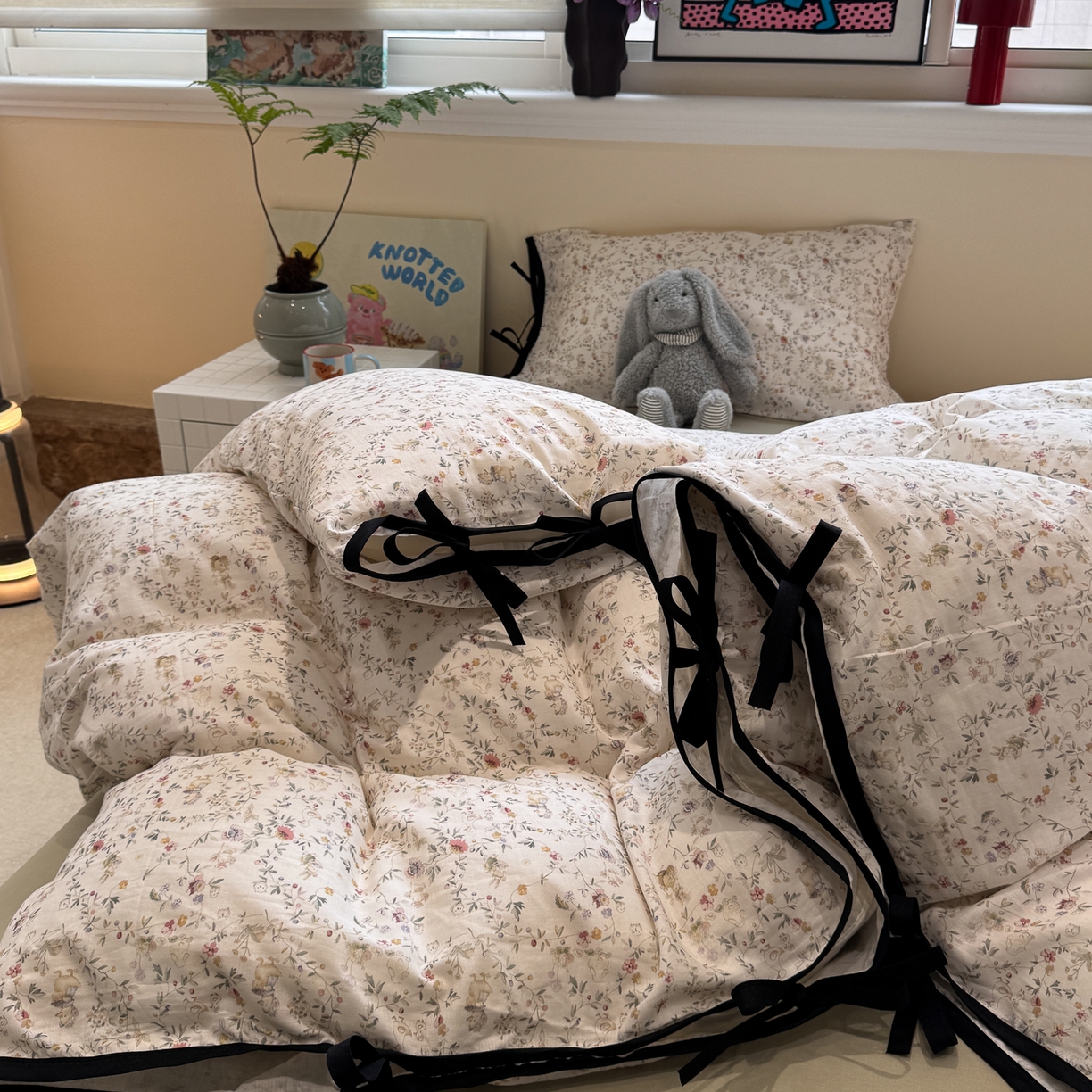 91家纺网 家纺一手货源 找家纺 慕尚家纺 2025新款全棉母婴级双层纱四件套 蝴蝶结绑带款-花丛小鸭