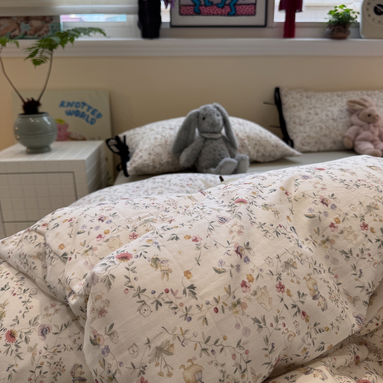 91家纺网 家纺一手货源 找家纺 慕尚家纺 2025新款全棉母婴级双层纱四件套 蝴蝶结绑带款-花丛小鸭