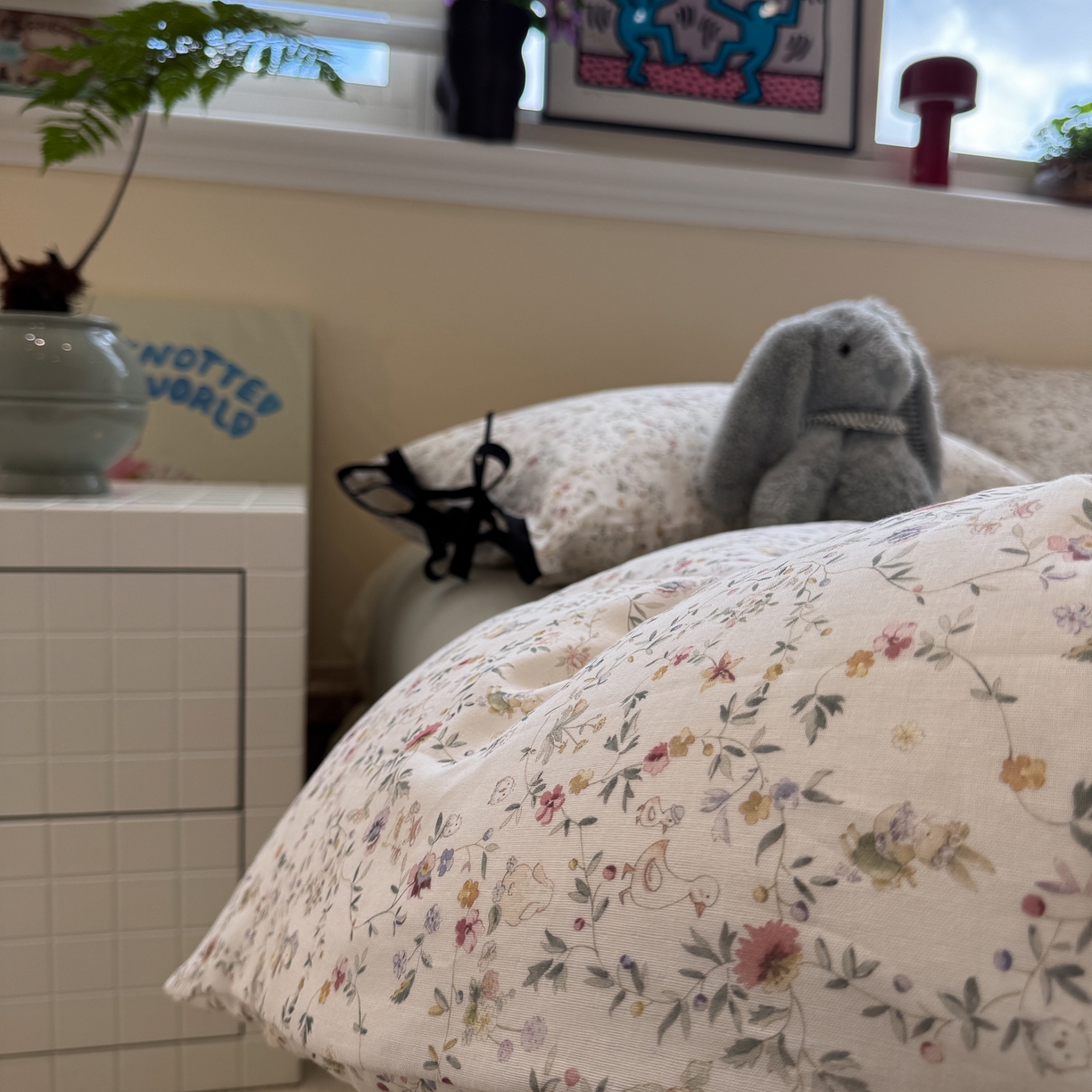 91家纺网 家纺一手货源 找家纺 慕尚家纺 2025新款全棉母婴级双层纱四件套 蝴蝶结绑带款-花丛小鸭