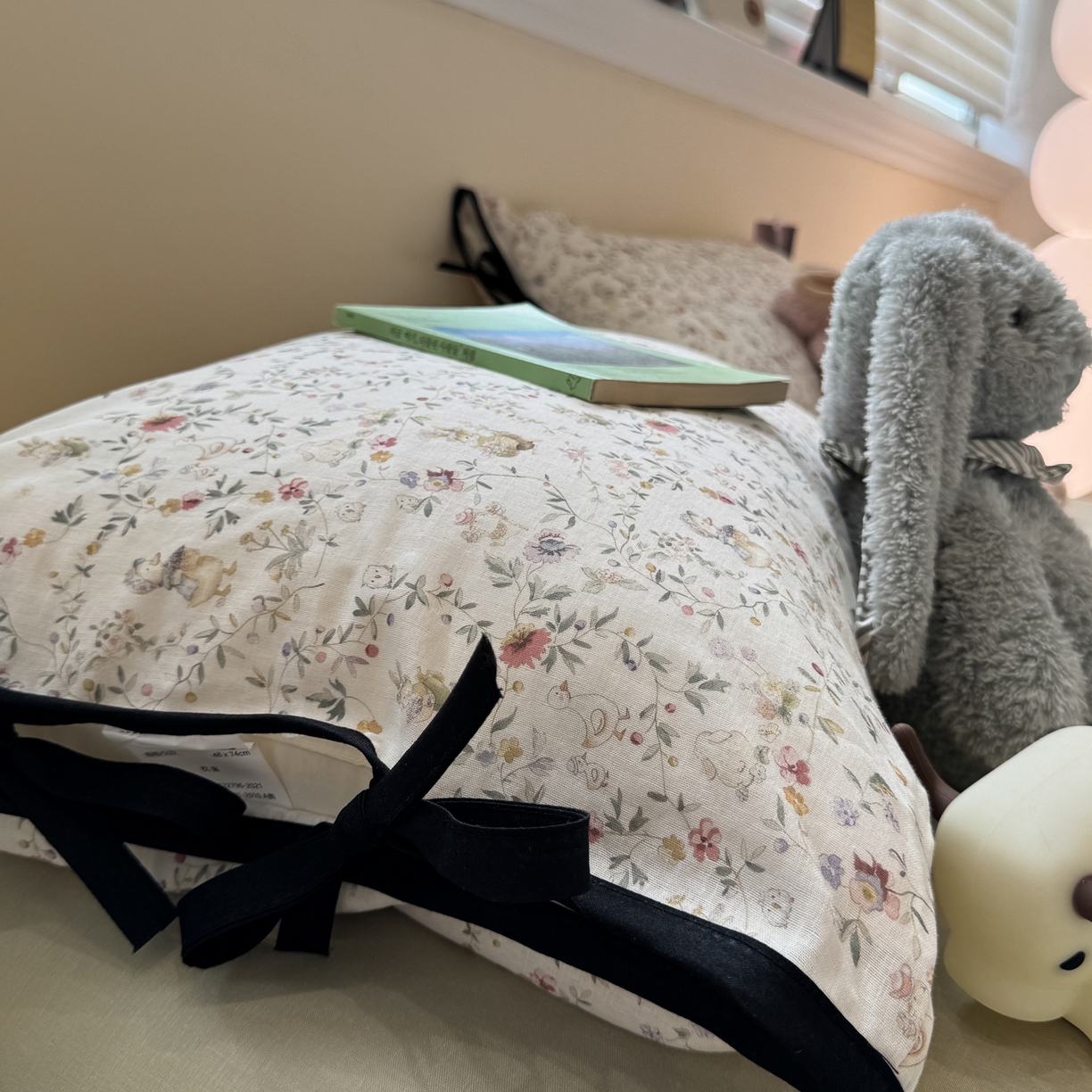 91家纺网 家纺一手货源 找家纺 慕尚家纺 2025新款全棉母婴级双层纱四件套 蝴蝶结绑带款-花丛小鸭