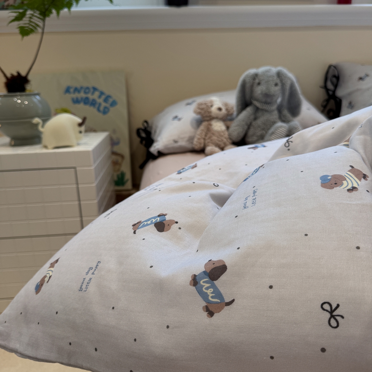 91家纺网 家纺一手货源 找家纺 慕尚家纺 2025新款全棉母婴级双层纱四件套 蝴蝶结绑带款-帽子腊肠