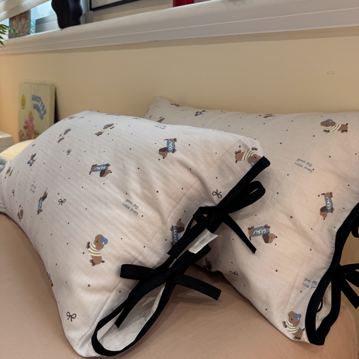 91家纺网 家纺一手货源 找家纺 慕尚家纺 2025新款全棉母婴级双层纱四件套 蝴蝶结绑带款-帽子腊肠